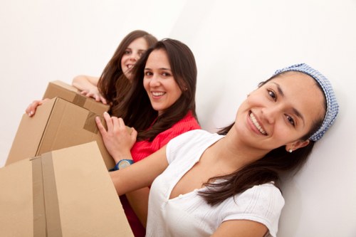 Careful packing service for fragile household items and kitchenware